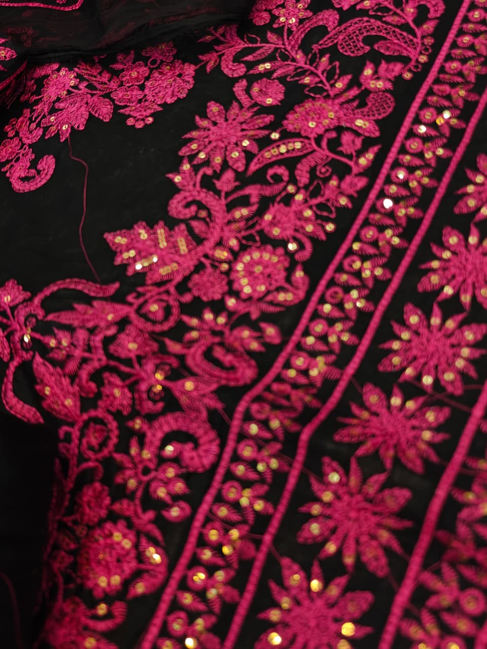 Brand: * Bareeze* Fabric: * Lawn * Status: Emb